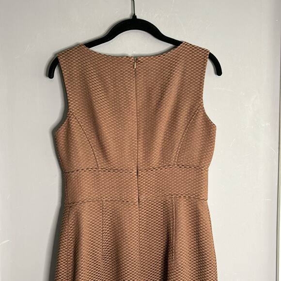 Jones NY Brown Textured Sleeveless Dress With Jeweled Neckline Size 4 - Picture 6 of 9